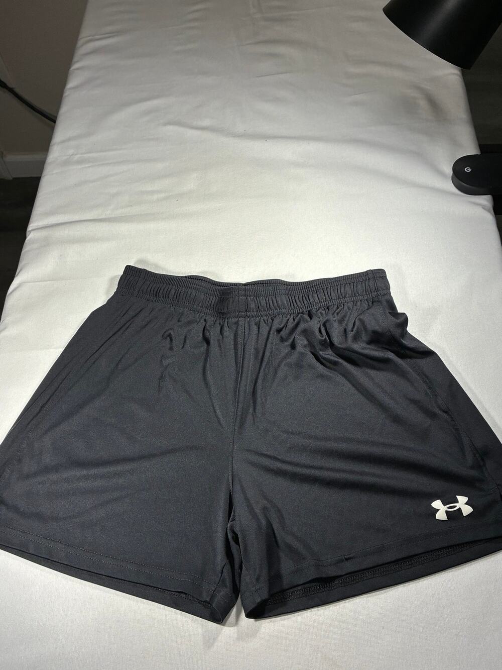 Under Armour HeatGear Black Athletic Shorts M
